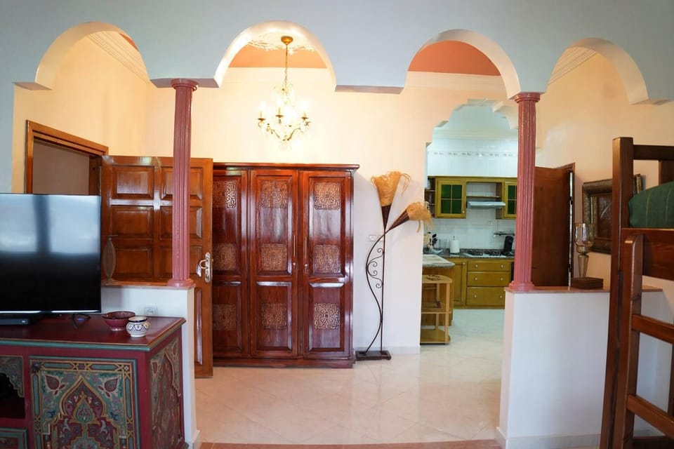Communal lounge/ TV room, TV and multimedia, Living room, Decorative detail