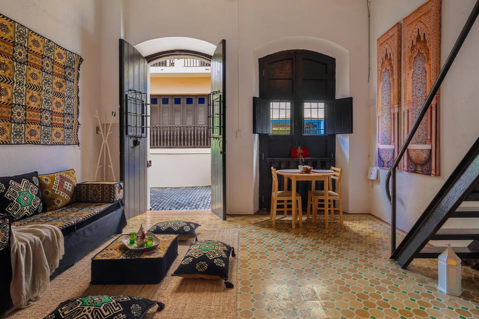 View (from property/room), Living room, Seating area, Dining area