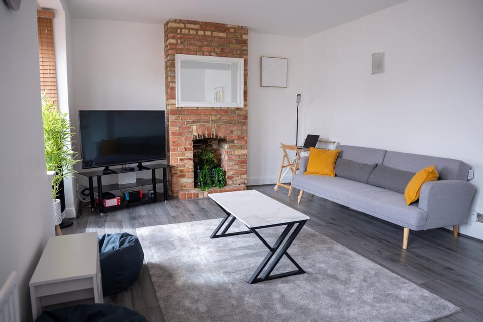 Communal lounge/ TV room, Living room