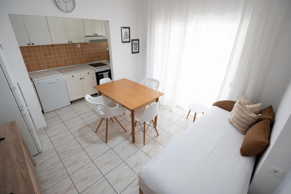 Kitchen or kitchenette, Living room, Dining area