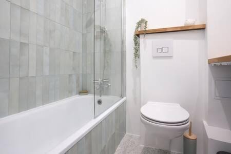 Huchon Vincennes - CI - Cozy apt for 4 people Château de Vincennes Apartment in Vincennes