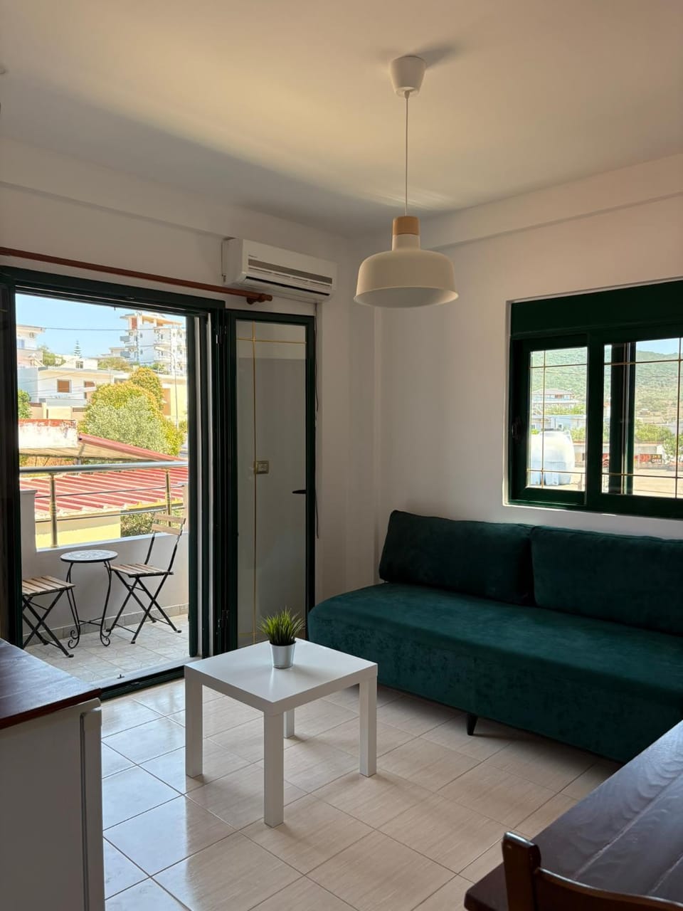 Living room, Seating area, Dining area, air conditioner