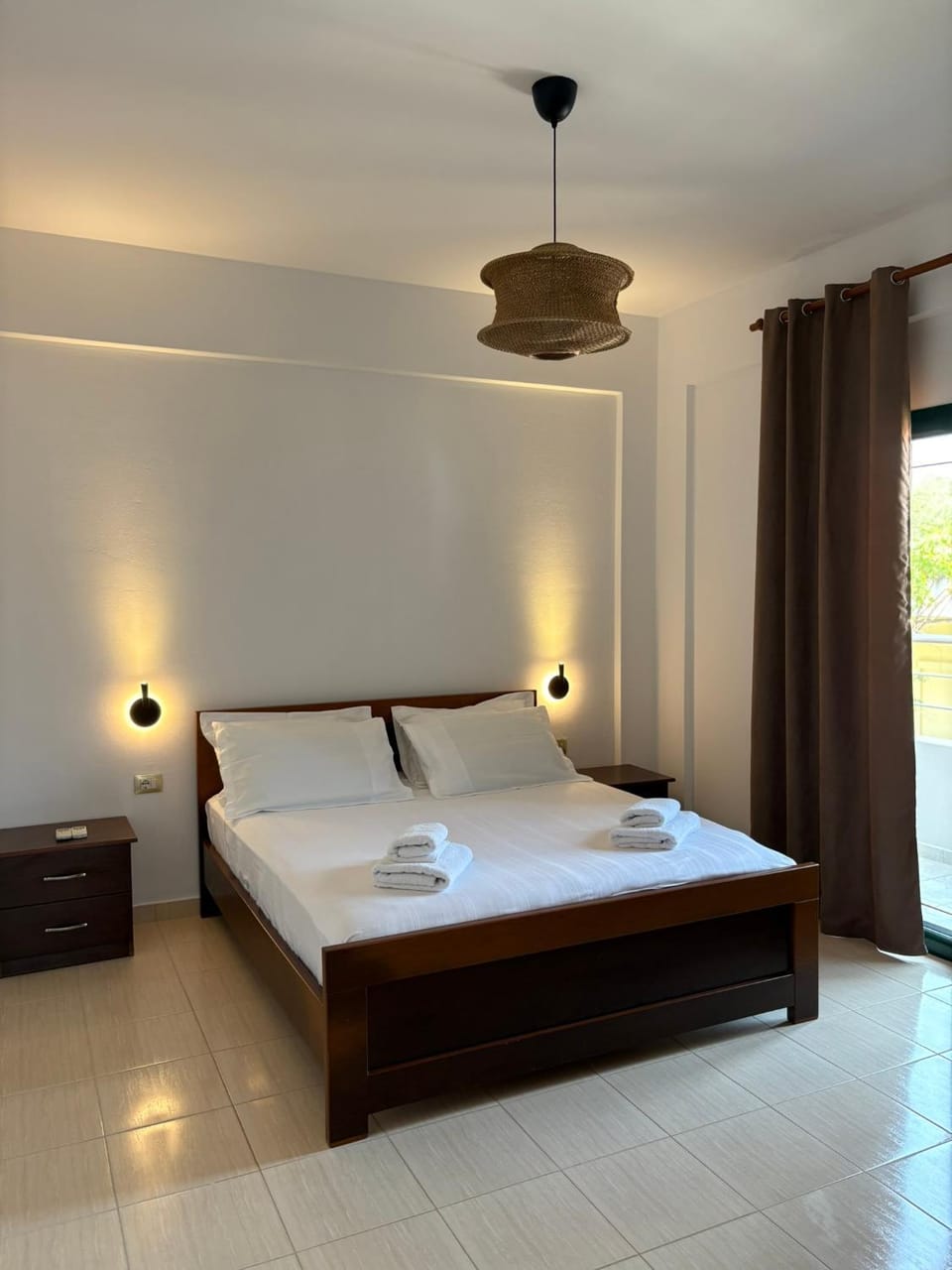 Bed, Bedroom, towels