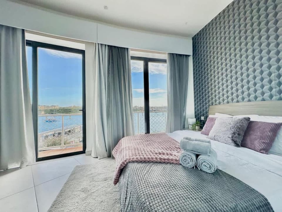 Best view best location 2BR Apartment in Sliema