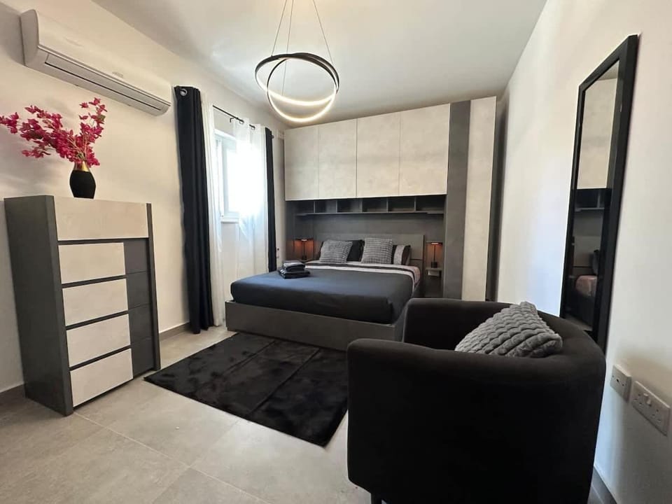 Private Pool Flat Near Valletta Apartment in Malta