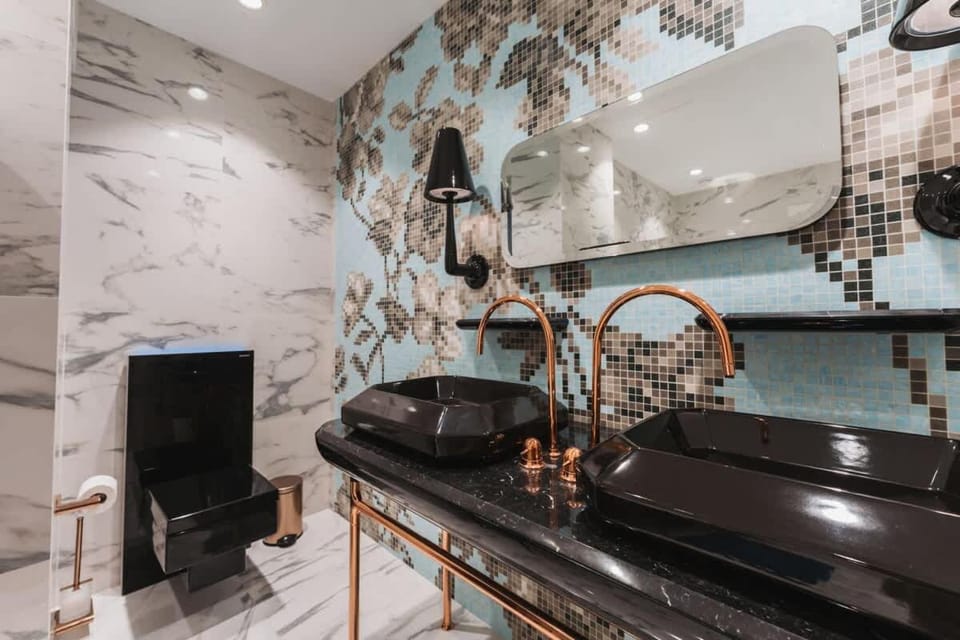 Superior Designer Suite in Prime location Apartment in Saint Julians