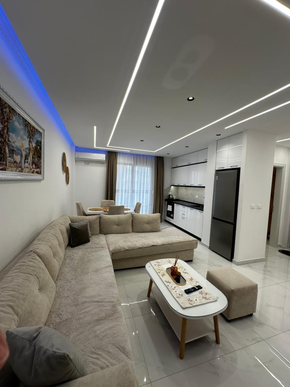 Kitchen or kitchenette, Living room