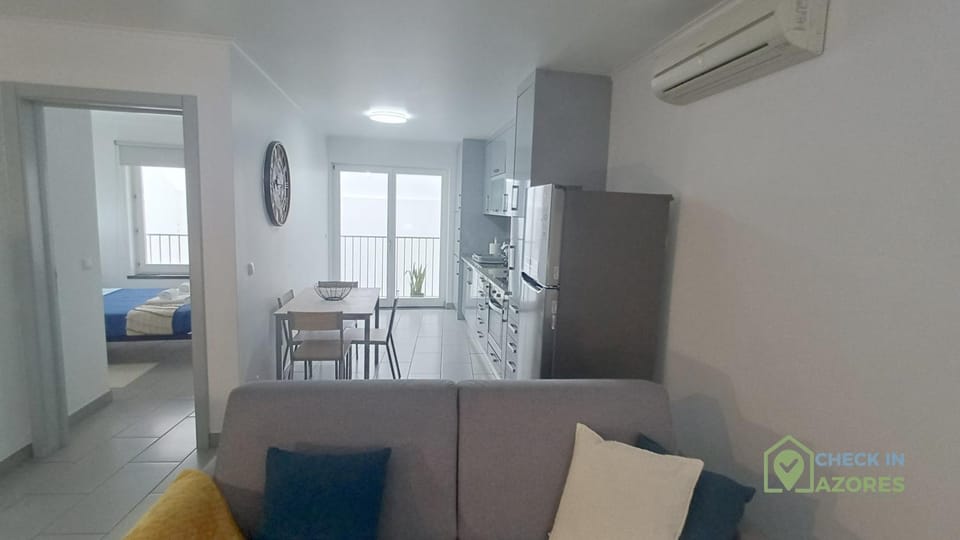 Bedroom, kitchen