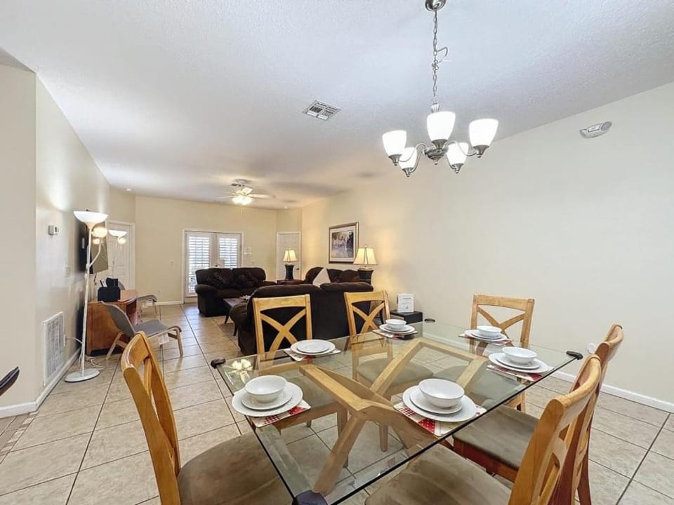 Walk to Silver Spurs Rodeo and Heritage Park home House in Kissimmee