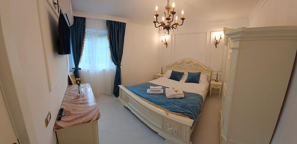 Phoenix Nest Elegant 2-Bedroom Apartment Self Check-in Near Constanța Port & Old Town Apartment in Constanta