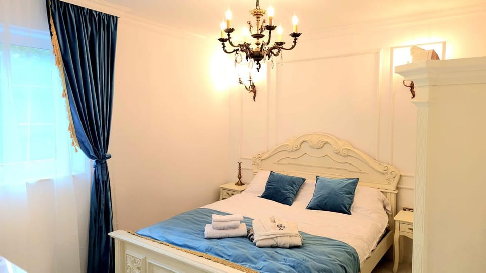 Phoenix Nest Elegant 2-Bedroom Apartment Self Check-in Near Constanța Port & Old Town Apartment in Constanta