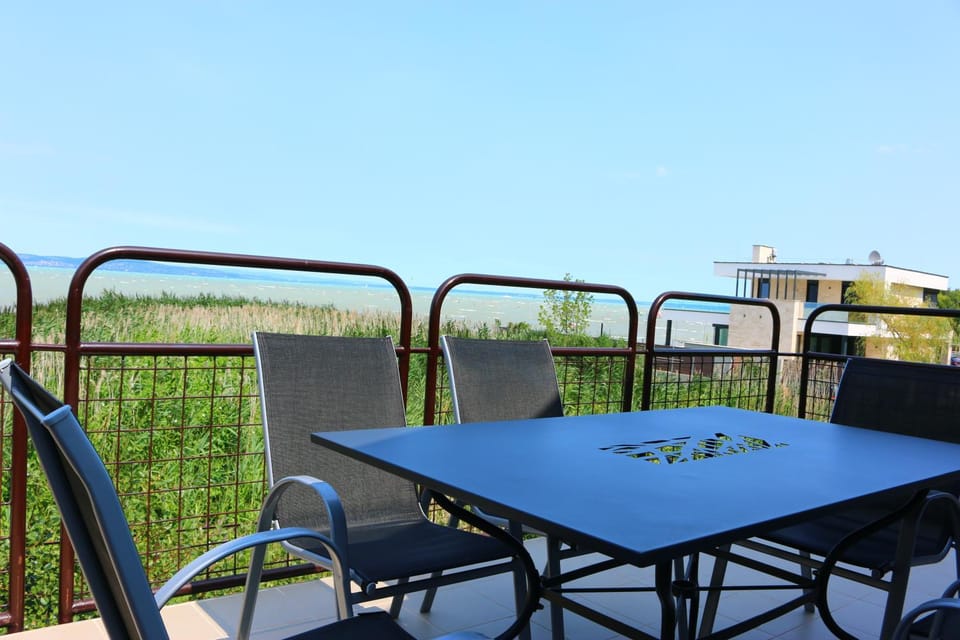 Neighbourhood, View (from property/room), Balcony/Terrace