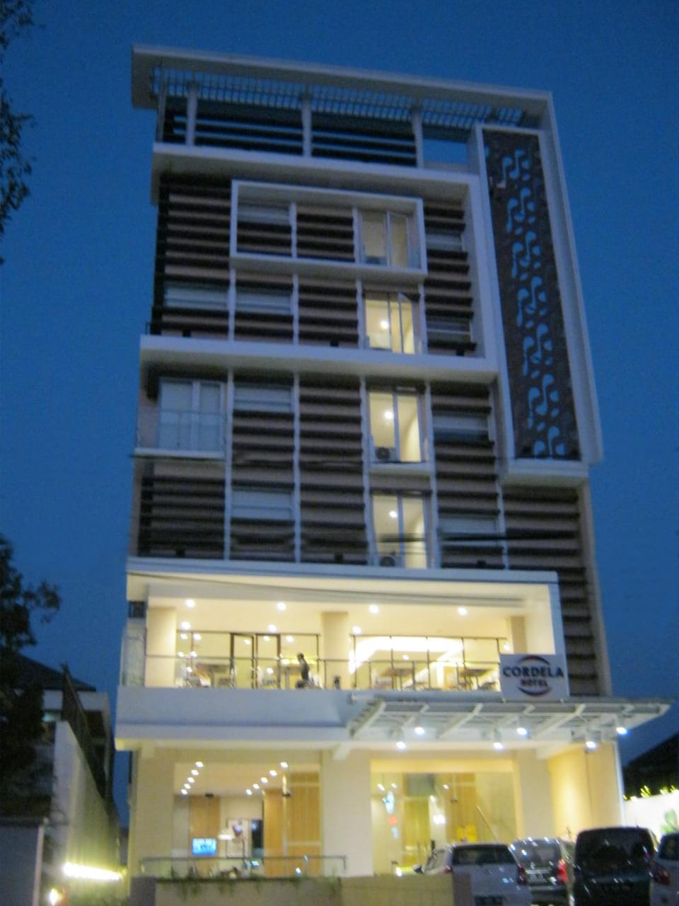 Facade/entrance
