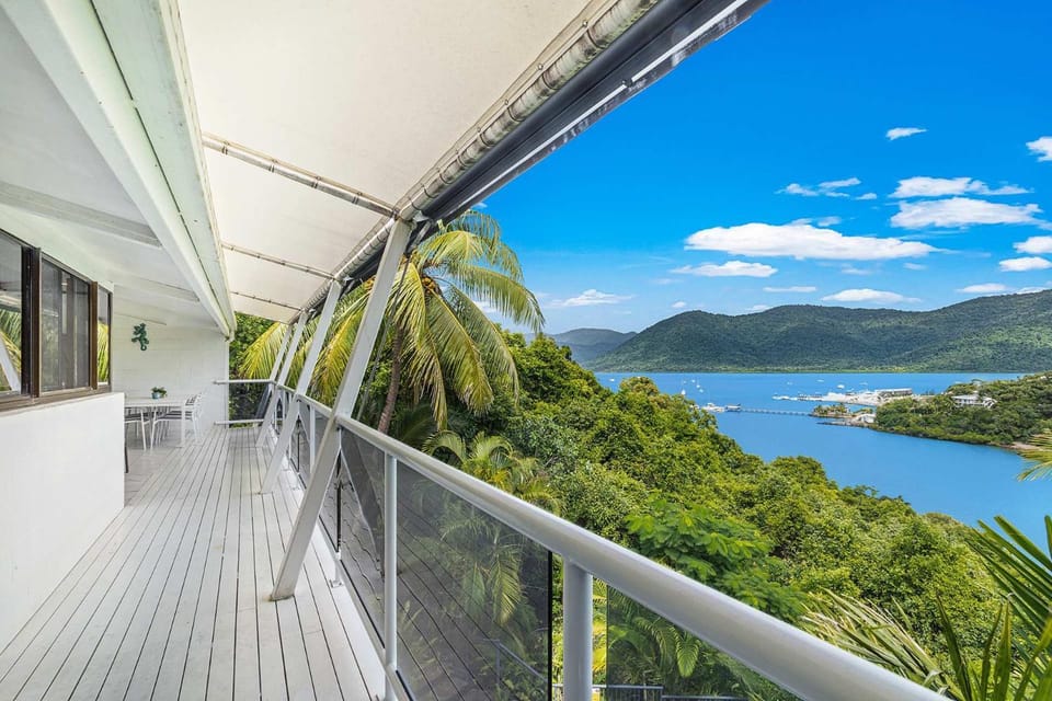 Shutehaven Escape Home with Pool with Ocean Views House in Whitsundays