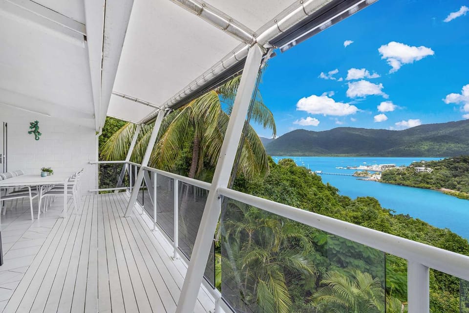 Shutehaven Escape Home with Pool with Ocean Views House in Whitsundays