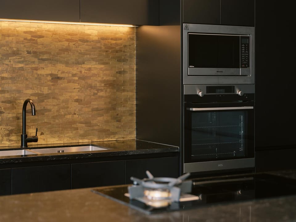 microwave, oven, stove, kitchen