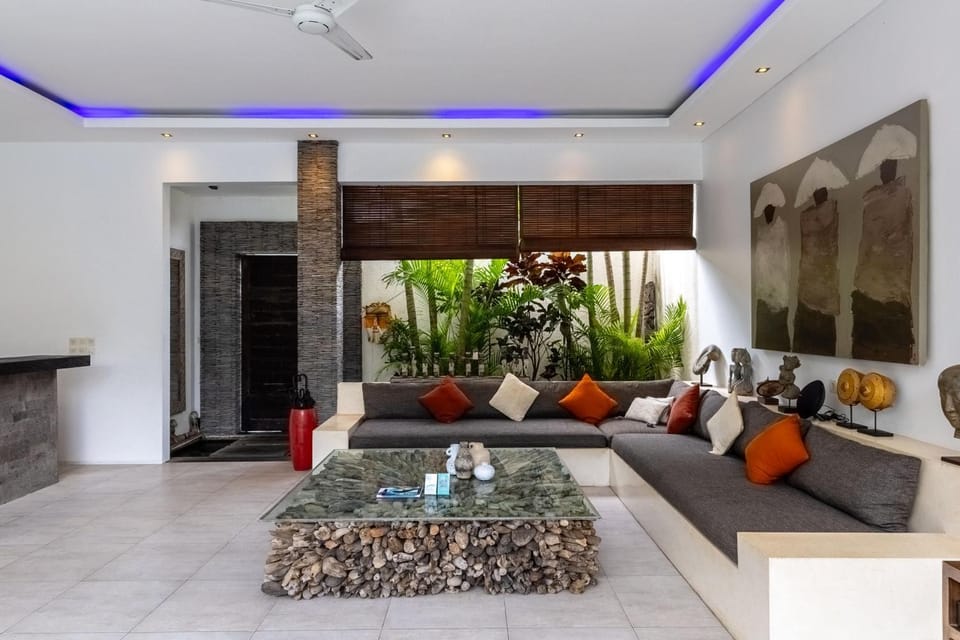 Living room, Seating area