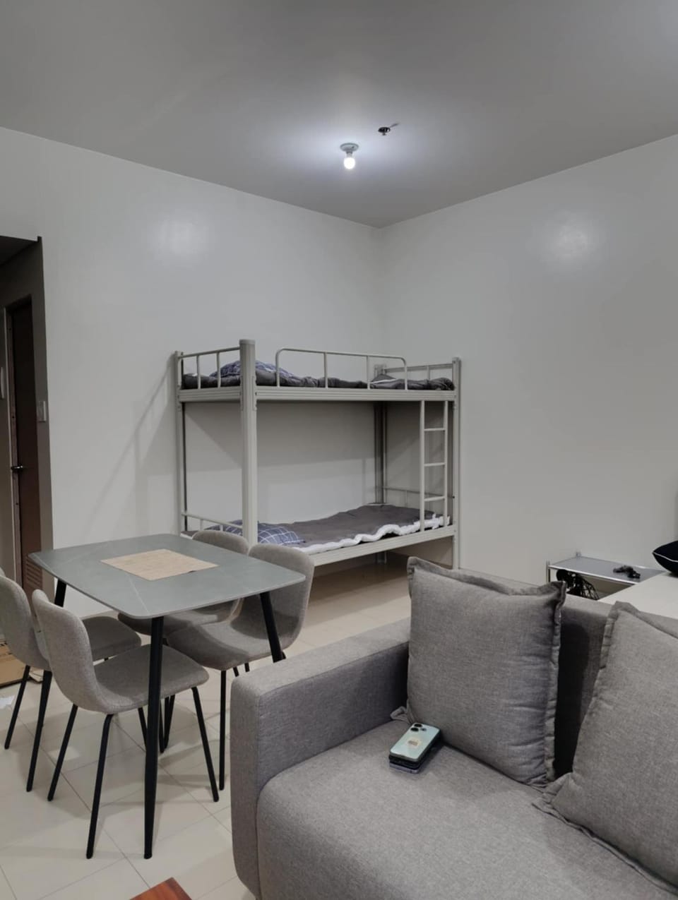 The Hill Crest by Tisha's Collection Apartment hotel in Quezon City
