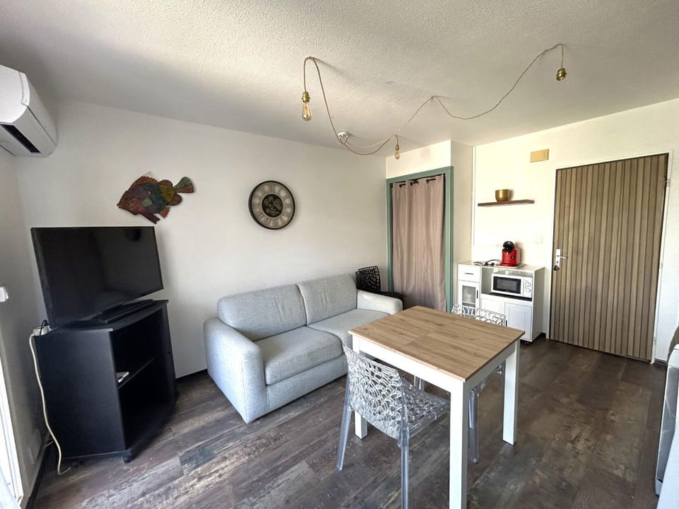 Studio cabine 4 personnes avec climatisation et parking - FR-1-837-20 Cabin in Argeles-sur-Mer