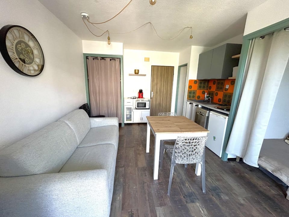 Studio cabine 4 personnes avec climatisation et parking - FR-1-837-20 Cabin in Argeles-sur-Mer