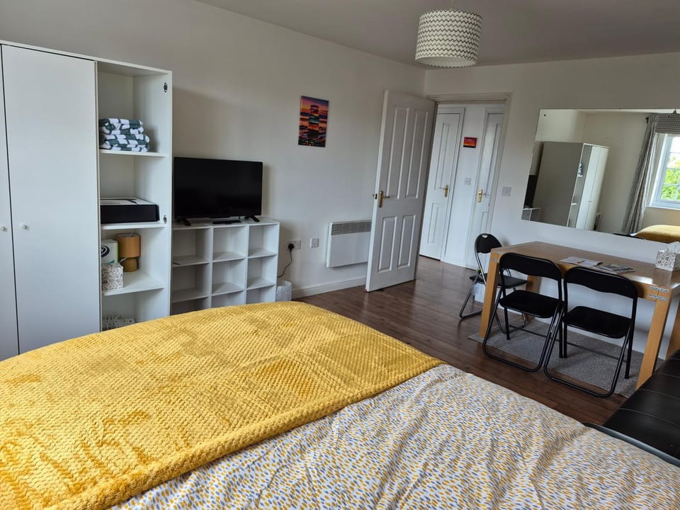 TV and multimedia, Dining area, wardrobe