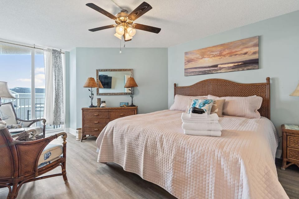 Follow the Moon Villa St Regis Oceanfront in Topsail House in North Topsail Beach