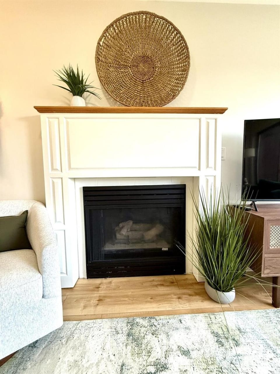 The Canopy 4BR Forest Escape Spa, Sip, and Unwind House in Vernon Township