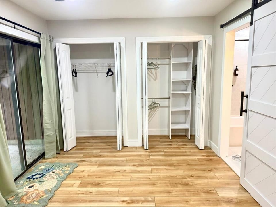 The Canopy 4BR Forest Escape Spa, Sip, and Unwind House in Vernon Township