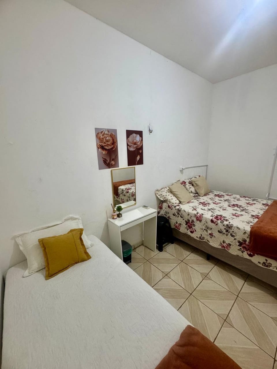 Localização Estratégica - Bairro Nazare- Quarto Privativo - Central de Ar-WiFi-Térreo Bed and Breakfast in Belém