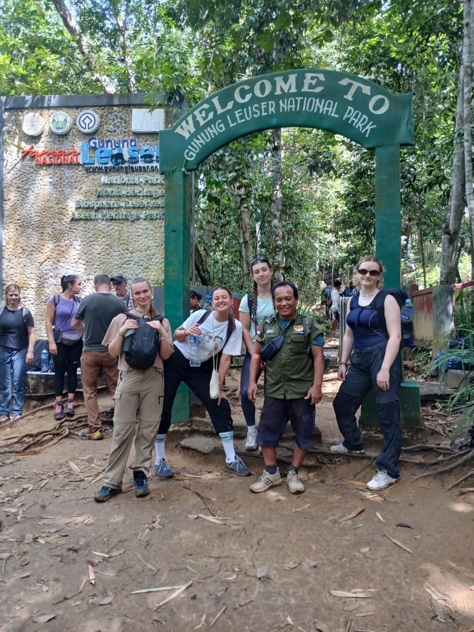 BACKPACKER LODGE Trekking & Transport Hostel in Indonesia