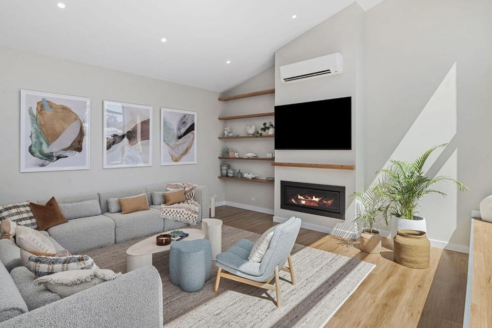 Spectacular Blairgowrie Family Entertainer with Pool House in Melbourne Road