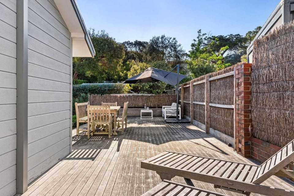 Bay Beauty on Sunset Strip House in Melbourne Road
