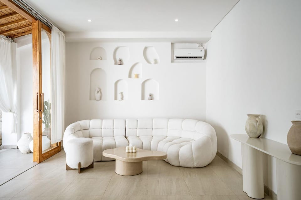 Living room, Seating area, air conditioner