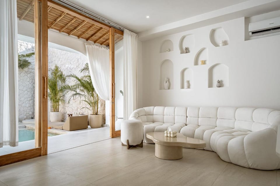 Living room, Seating area, air conditioner