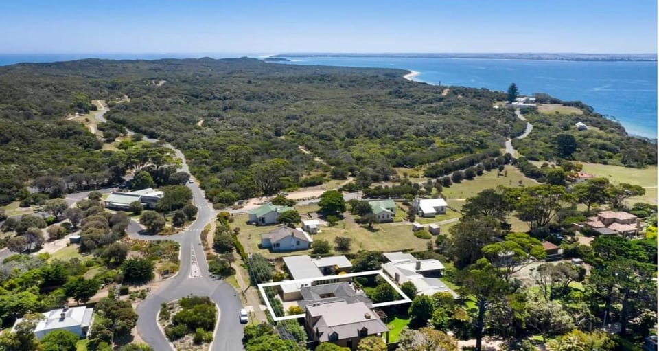 Portsea on Point - Private Beach Access House in Portsea
