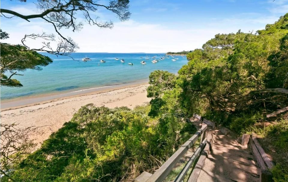 Portsea on Point - Private Beach Access House in Portsea