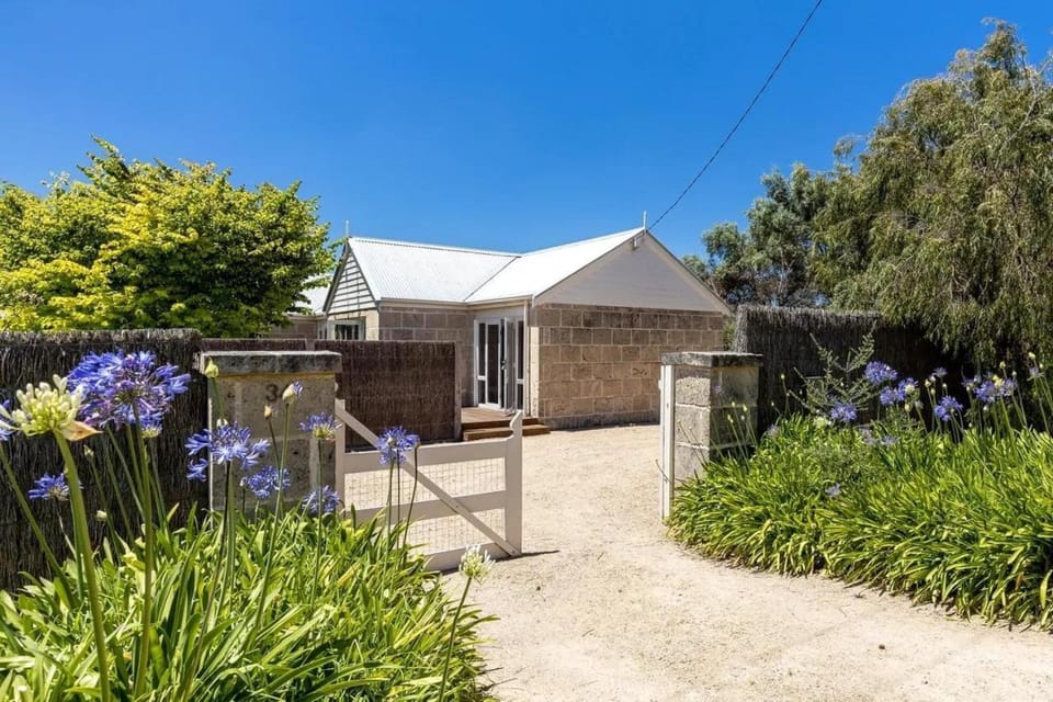 Sundrenched Family Oasis House in Portsea