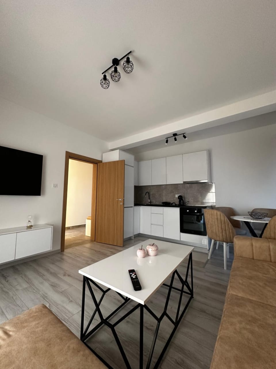 TV and multimedia, Living room, Dining area