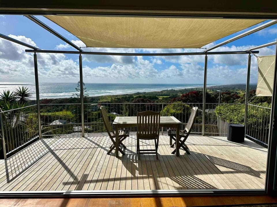 Natural landscape, View (from property/room), Balcony/Terrace, Balcony/Terrace, Dining area, Sea view