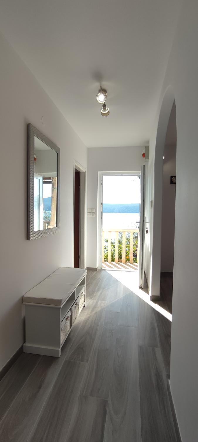 Facade/entrance, View (from property/room)