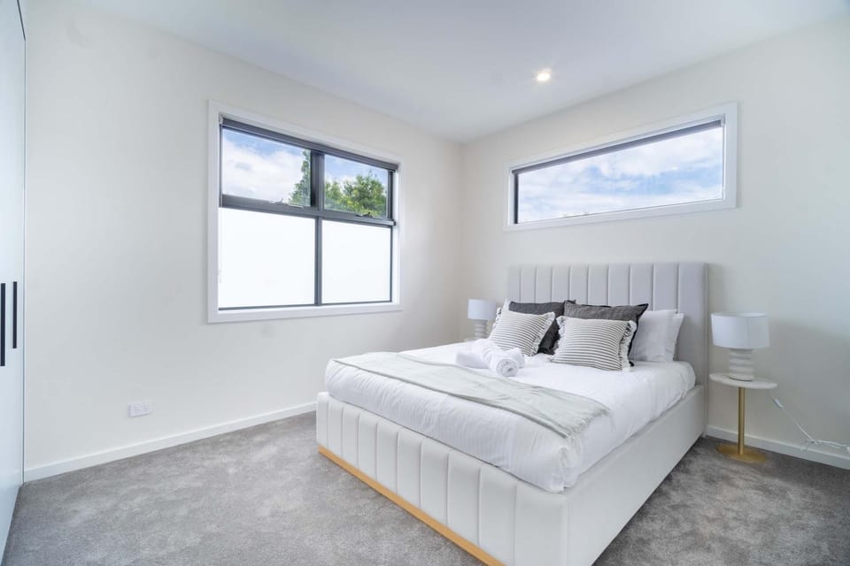 4BR Brand new Townhouse in Ashburton Shopping Golf House in City of Monash