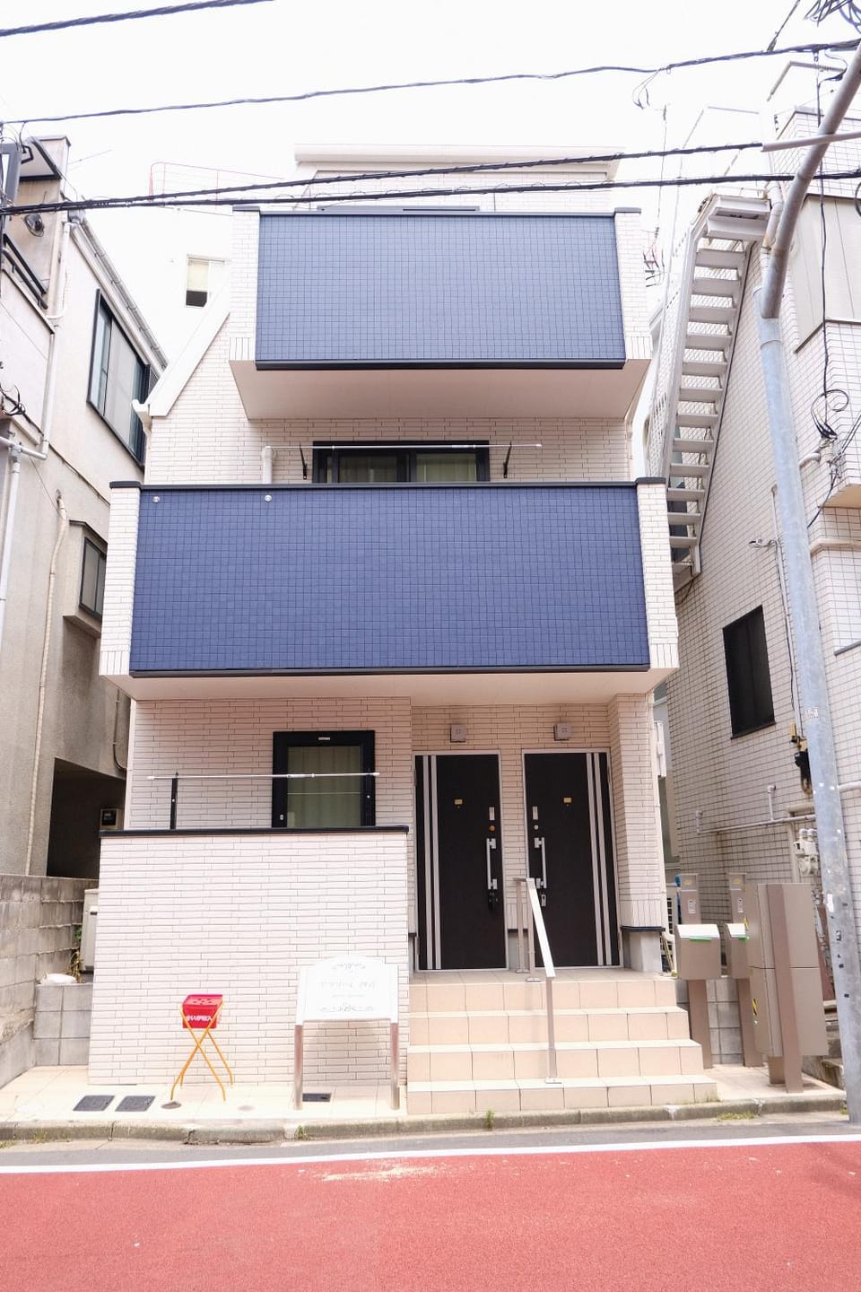 Property building, Day