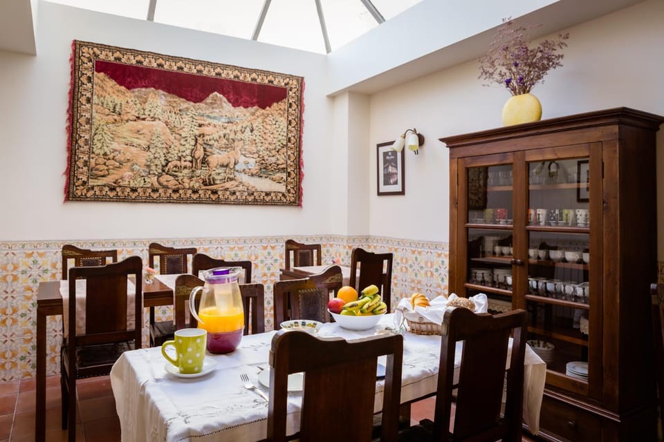 Banquet/Function facilities, Breakfast, Continental breakfast