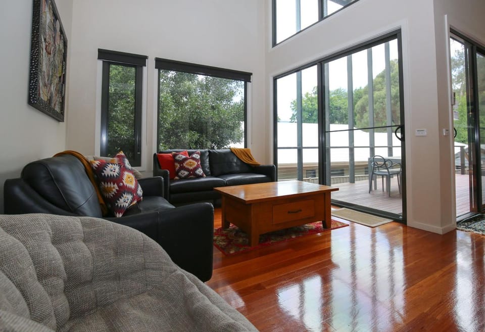 Living room, Seating area, heating, air conditioner