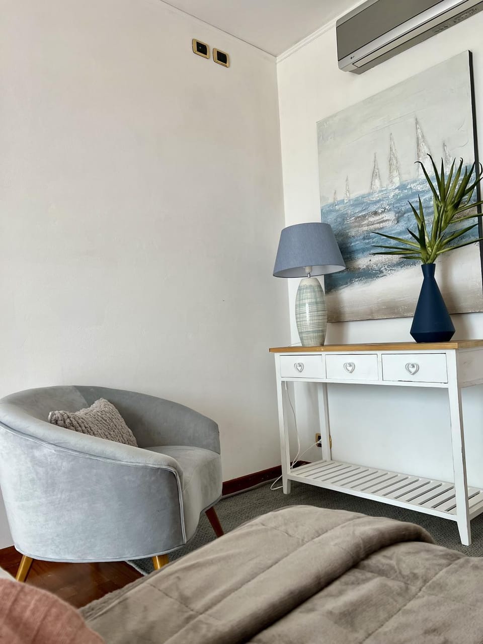 Bedroom, air conditioner