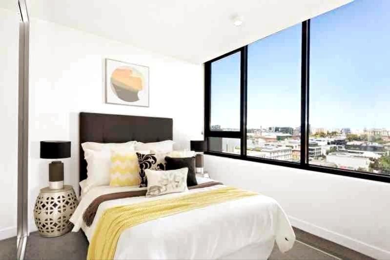 Stunning Views in central South Yarra Apartment in Melbourne