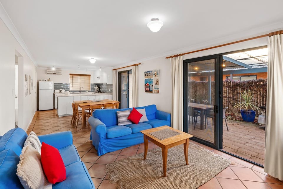 Living room, Dining area, kitchen