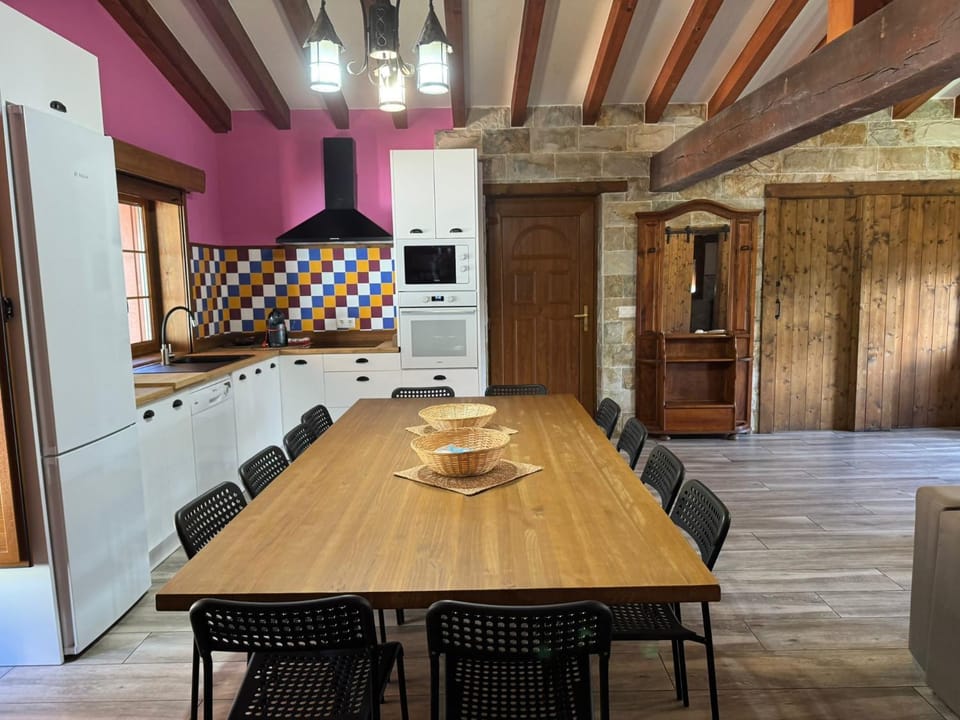 Casa en plena naturaleza, ideal para familias House in Cantabria