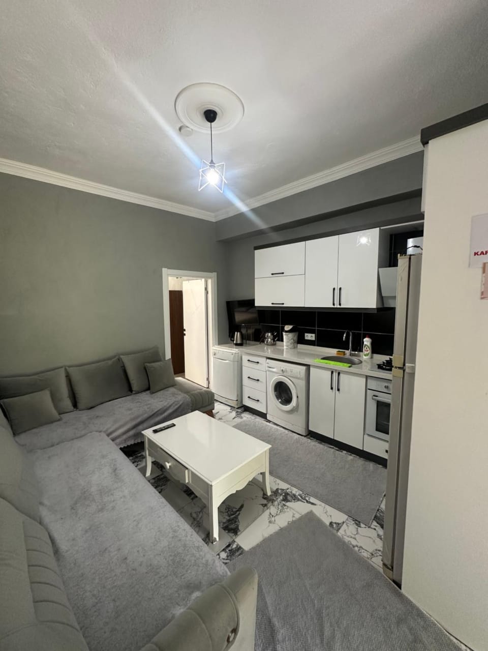 In the center, 6-7 minutes to the airport, close to the sea and coves Apartment in Dalaman