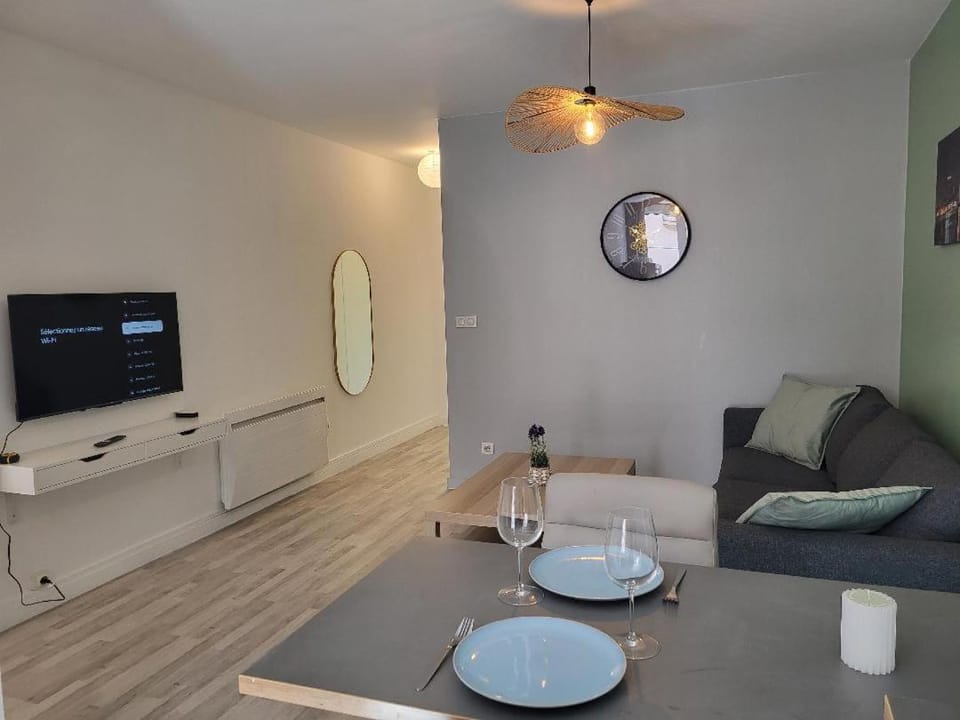 Rénové, calme, Parking gratuit Apartment in Lyon